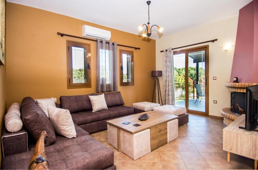 Villa Irida Afrato Экстерьер фото