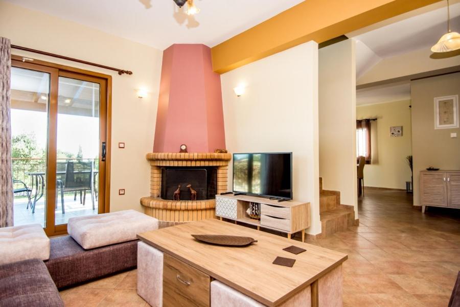Villa Irida Afrato Экстерьер фото