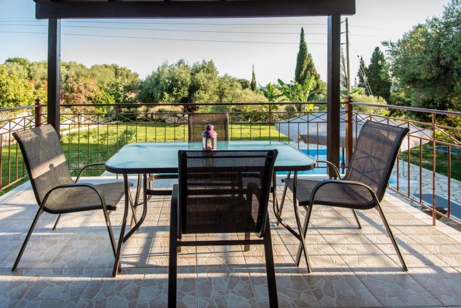 Villa Irida Afrato Экстерьер фото