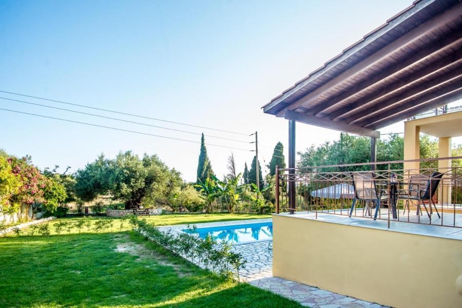 Villa Irida Afrato Экстерьер фото
