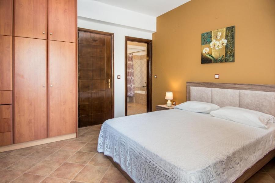 Villa Irida Afrato Экстерьер фото