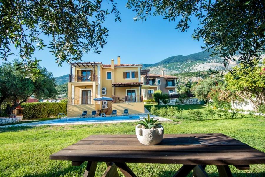 Villa Irida Afrato Экстерьер фото